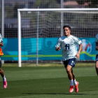 La selección española siguió ejercitándose ayer en las instalaciones de Las Rozas preparando su debut del próximo lunes.