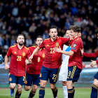 Sarabia celebra amb el blaugrana Gavi el gol que acabaria decidint el partit.