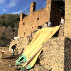 Vecinos trabajando en recuperar el pueblo de Solanell.