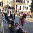 Els carrers d’Os de Balaguer es van omplir de visitants per participar a la Fira de les Aspres.