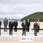 Fotografía de familia de los líderes del G7 ayer, en el inicio de la cumbre en Cornualles.