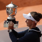 La checa Barbora Krejcikova gana en París su primer 'Grand Slam'