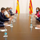 Les delegacions dels governs de Catalunya i de l'Estat s'han reunit a la Sala Torres Garcia del Palau, un cop acabada la reunió entre els presidents.