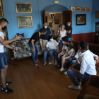 Sessió fotogràfica ahir amb Julian Garcia al castell de Torrebesses, un dels llocs que són escenari del calendari de Down Lleida.