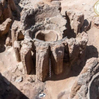 Hallan restos de una fábrica de cerveza de hace 5.000 años excavada en Egipto