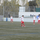 Los jugadores del Lleida, cabizbajos, tras encajar uno de los goles.