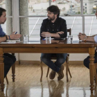 Iglesias (Podemos), y Rivera (Ciudadanos), con Évole en 2016. 