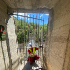 La puerta instalada antes del puente de Sant Jaume. 