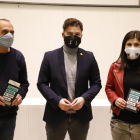 Miquel Pueyo, Gabriel Rufián y Marta Vilalta, en el IMAC en la presentación del libro ‘El 15M facha’. 