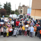 Les famílies magrebines i els seus fills van reclamar ahir davant de casa seua quedar-s’hi.
