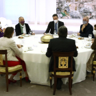 Sánchez desayunó ayer en Moncloa con los líderes de UGT, CCOO y los ministros económicos.