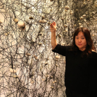 Chiharu Shiota, a la Fundació Sorigué l’octubre del 2015.