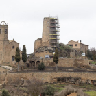Les obres de consolidació de la torre medieval del castell de Lloberola.