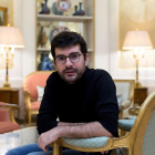 El escritor y dramaturgo Marc Artigau presentó ayer en Barcelona su nueva novela, ‘Jo era el món’.