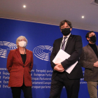 Clara Ponsatí, Carles Puigdemont i Toni Comín, el 14 de gener passat al Parlament Europeu.