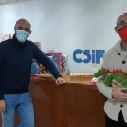 CSIF Lleida fa una donació de joguets a l'organització CIMS Contra el Càncer