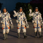 Los tres tripulantes de la  misión espacial para completar las obras. 