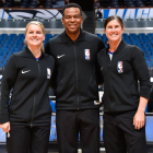 El trio arbitral que va fer historia a l’NBA al xiular dos dones.