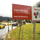 Punt de control anticovid-19 a la localitat fronterera de Scharnitz, Àustria.