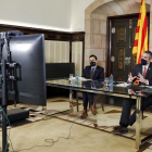 El conseller d'Acció Exterior, Bernat Solé, participant de la reunió telemàtica de la taula de partits amb el president del Parlament, Roger Torrent.