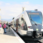 Un tren de la línea de La Pobla en Balaguer.