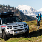 El guardonat Land Rover Defender demostrarà la seua potència i durabilitat com a vehicle de suport a la cursa extrema Red Bull X-Alps.