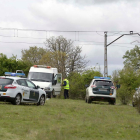 La Guardia Civil en la zona en la que se encontró el cuerpo.