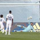 El Levante ganó al Real Madrid, pese a que Courtois paró un penalti.