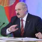El presidente de Bielorrusia, Alexandr Lukashenko, se enfrenta a la presión de la Unión Europea.