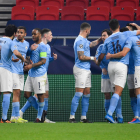 Els jugadors del Manchester City celebren el primer gol, obra de Bernardo Silva.