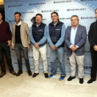 El director comercial de Baqueira Beret, Xavier Ubeira, i el director de comunicació de l'estació, Pep Casasayas, amb representants polítics i econòmics de Lleida.