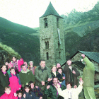Perelada (centro) celebrando la declaración del románico en 2000.