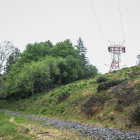 Vista del área donde el teleférico se soltó y cayó cerca de la cima de la línea Stresa-Mottarone.