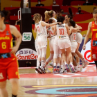 Las jugadoras serbias celebran su clasificación para semifinales.