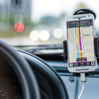 Utilizar el móvil antiguo como GPS es una de las opciones que puedes provar antes de tirarlo.