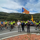 El Club Ciclista de Bellpuig porta la Flama fins a Vilanova de l'Aguda