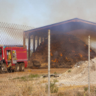 Vista del paller que es va incendiar per autocombustió ahir a Altet, al terme municipal de Tàrrega.