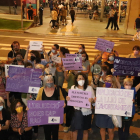 Protesta ante la delegación de Salud en Lleida por un Aborto Libre y Seguro.