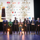 Imatge de guanyadors i autoritats, ahir a la nit a la gala del Porc d’Or celebrada a la Llotja de Lleida.