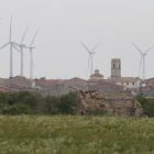 Generadores de energía eólica en el municipio de Almatret.