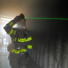 La tecnología más puntera: cascos de bombero con láser para ver entre el humo