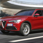 L'aposta d'Alfa Romeo per la digitalització comercial permet adquirir o contractar el rènting d'un automòbil amb vocació tot terreny com l'Stelvio des de qualsevol lloc.
