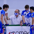 Albert Folguera dona instruccions als seus jugadors en un partit recent.
