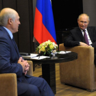 El presidente bielorruso, Alexandr Lukashneko, se reunió ayer con el líder ruso, Vladímir Putin.