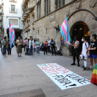 Concentració contra la LGTBI-fòbia, el 17 de març passat a la plaça Paeria de Lleida.