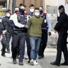 Los Mossos detuvieron ayer en Mataró y en Canet de Mar a sospechosos de los disturbios en Barcelona.