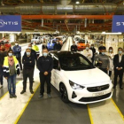 Opel va celebrar aquest esdeveniment tan especial entregant el vehicle al client a la mateixa planta de producció de la capital d'Aragó.
