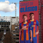 “Ganas de Clásico”  -  El Barça transmitió ayer sus “ganas de clásico” con un fotomontaje basado en la gran lona que Joan Laporta expuso durante la campaña electoral en los aledaños del estadio Santiago Bernabéu. 