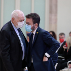 Ernest Maragall i Pere Aragonès conversen a la sessió d’investidura el passat 12 de març.