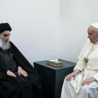Un momento de la reunión entre el ayatolá Ali al Sistani y el papa Francisco en Nayaf.